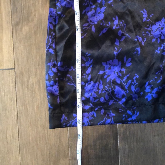 2/40$ 🛍 Beautiful Silk Robe - Picture 8 of 11